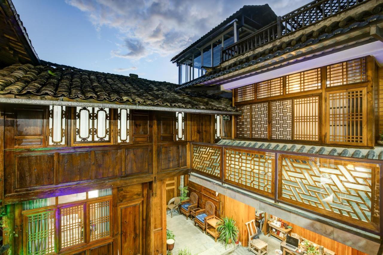 Dream Bay Hotel Tengchong Bagian luar foto