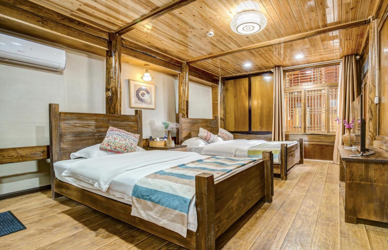 Dream Bay Hotel Tengchong Bagian luar foto